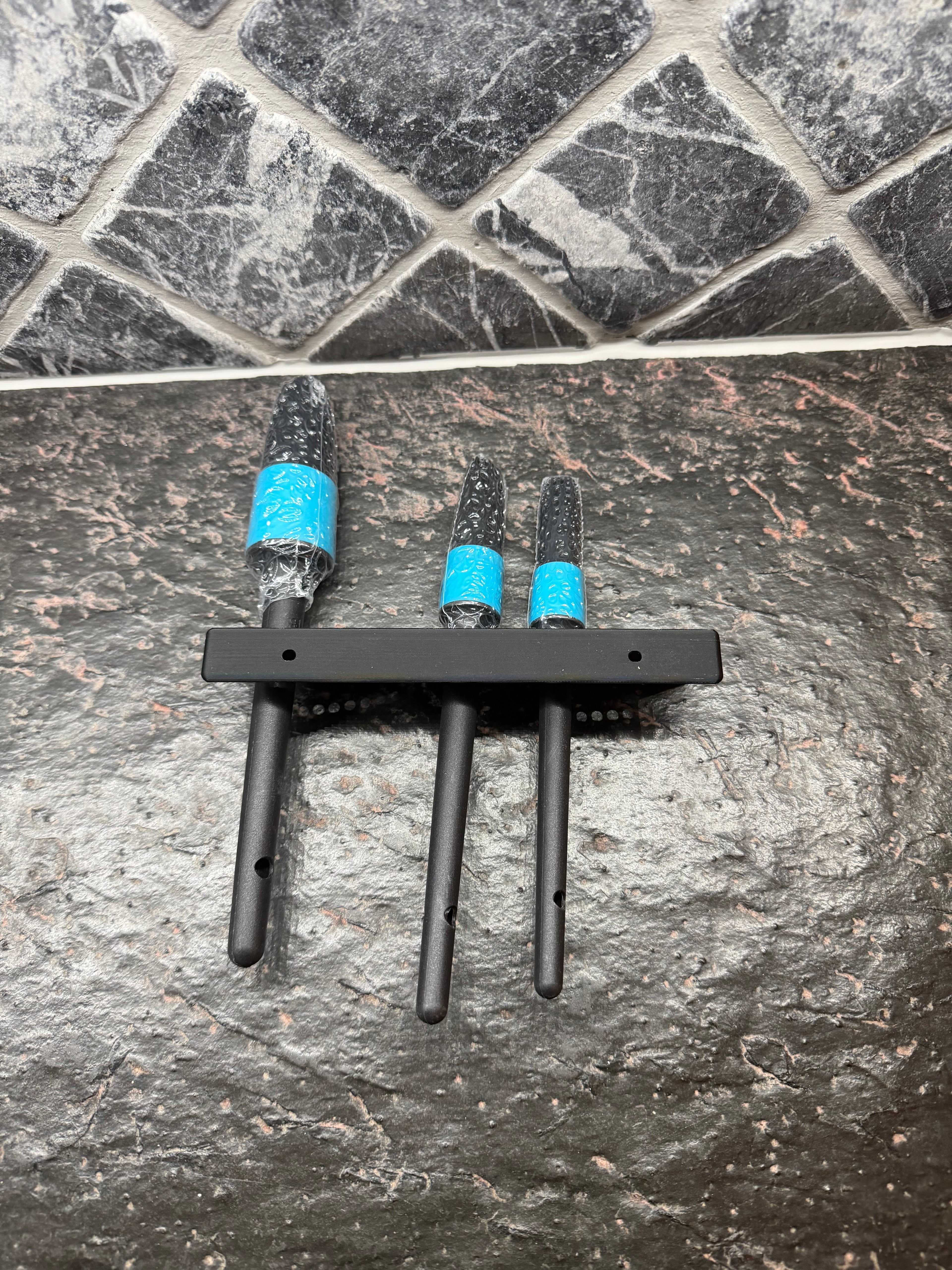 Veggfeste for detail brushes - perfekt til bilvask