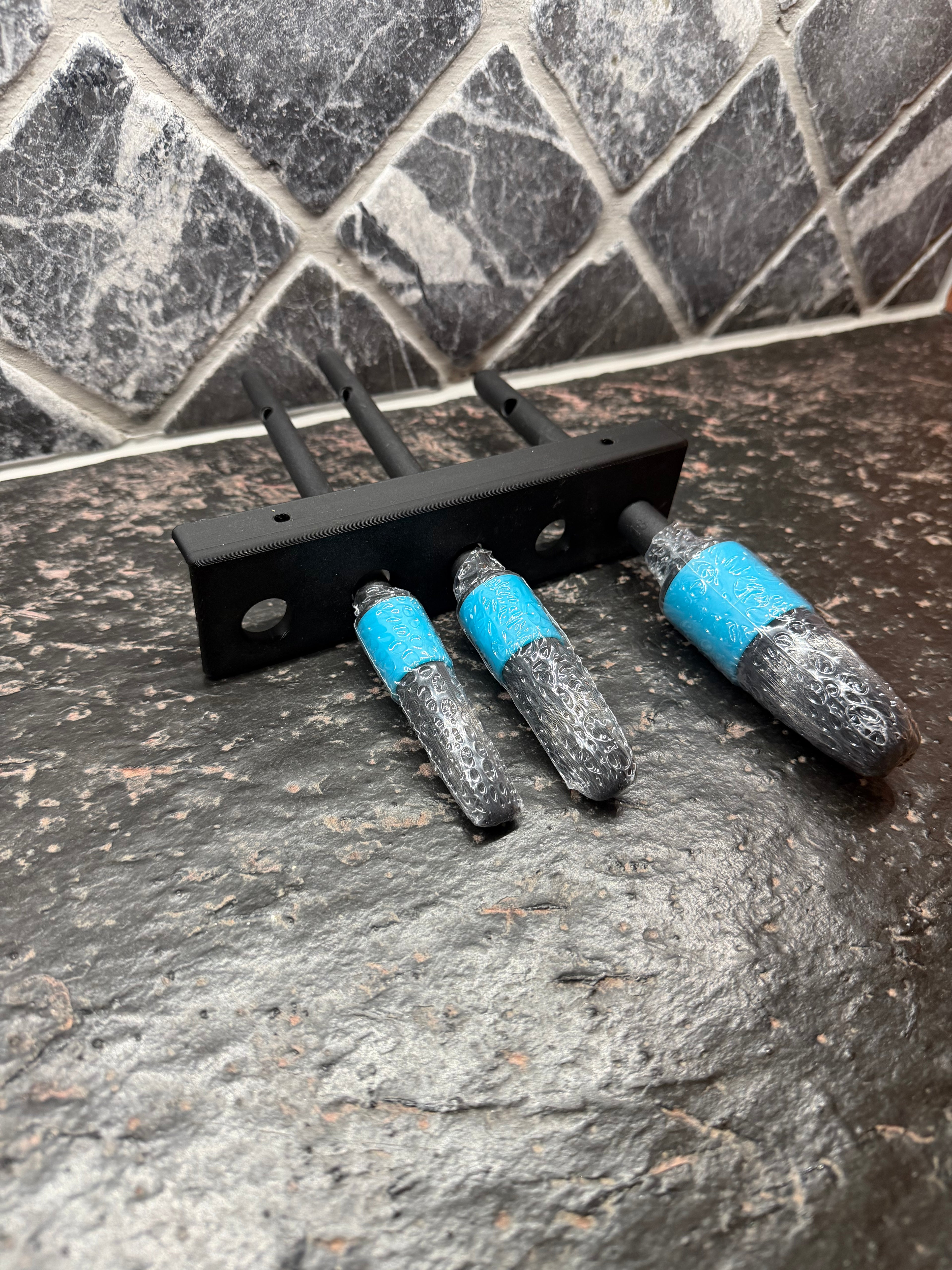 Veggfeste for detail brushes - perfekt til bilvask